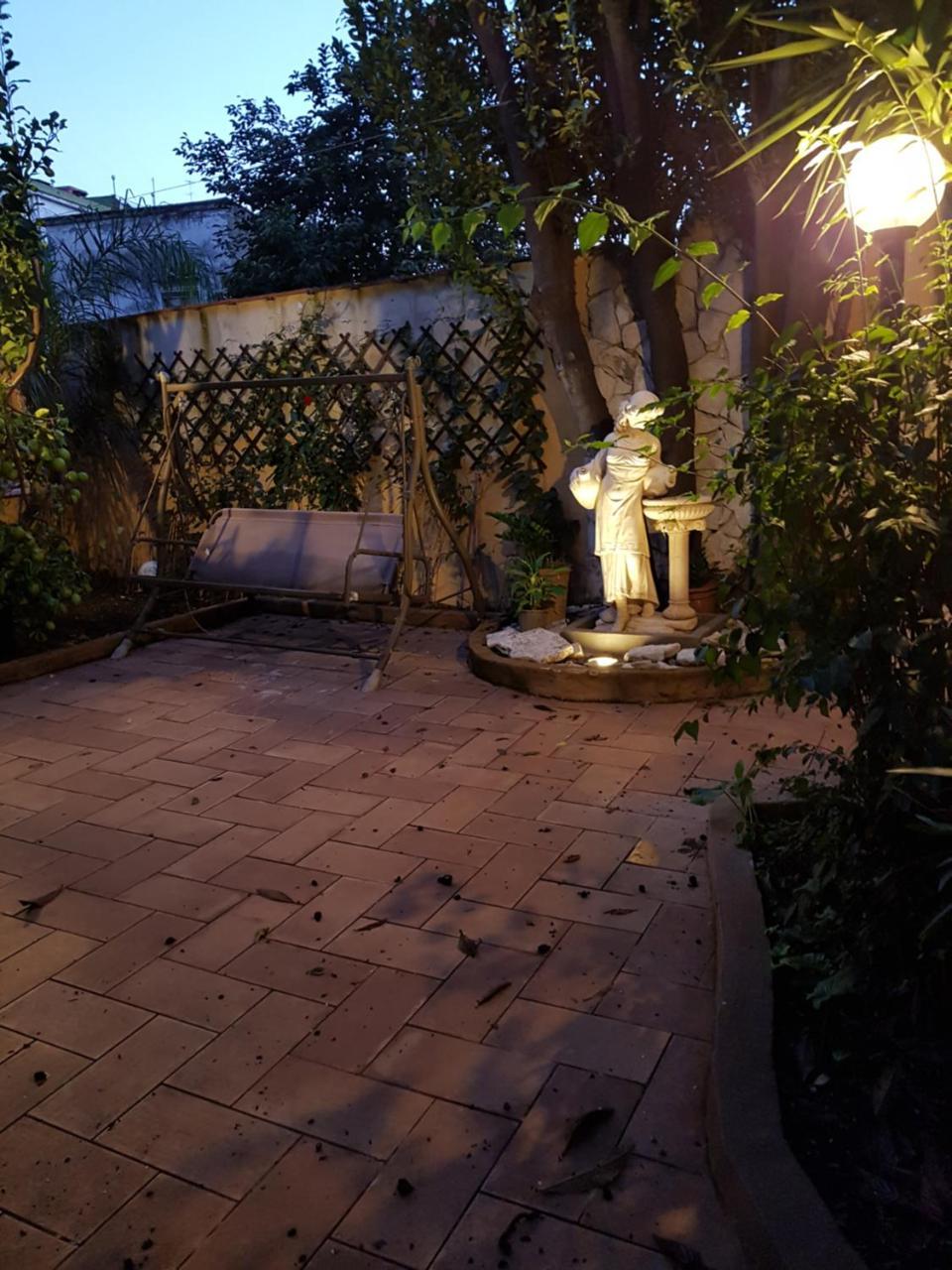 Il Giardino Di Daphne Bed and Breakfast Neapel Exteriör bild